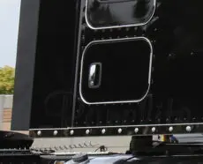 76" SLEEPERS WITH EXTENDERS - KENWORTH W990
