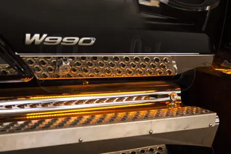 CAB PANELS WITH LIGHTFORM LITES - KENWORTH W990