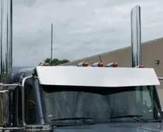 V-BOTTOM SUNVISOR 14" CENTER, 13" ENDS - PETERBILT 589 LOW ROOF