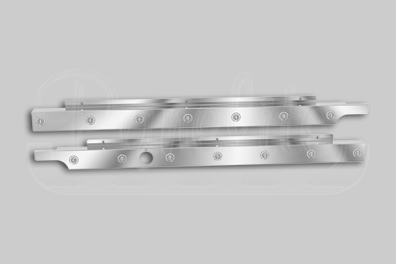 PANNEAUX DE CABINE - 579 LONG HOOD &amp; 567 SET-BACK AXLE WITH UNDERBODY EXHAUSTY image