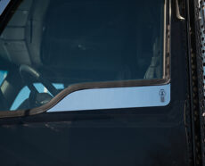 DOOR WINDOW ACCENT - KENWORTH W990, T680 & T880