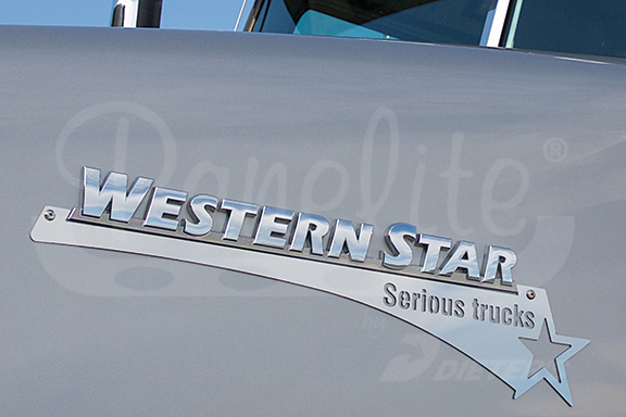 EMBLEMA DEL COFRE ACENTUADO - WESTERN STAR - SERIOUS TRUCKS image