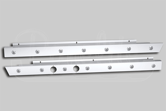 NEW MODEL 579 124″BBC UNDERBODY EXHAUST CAB PANELS image