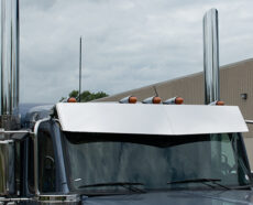 V-BOTTOM SUNVISOR 14" CENTER, 13" ENDS - PETERBILT 589 LOW ROOF